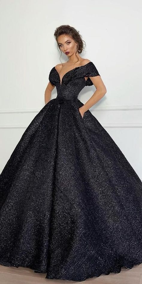 Black Wedding Gowns, Edgy Elegance, Black Wedding Dress, Black Ball Gown, Gothic Wedding Dress, Wedding Robe, Cute Prom Dresses, Pretty Prom Dresses, Quince Dresses