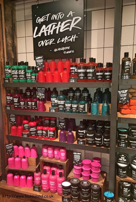 Bath Products Aesthetic, Lush Products Aesthetic, Lush Soap Bar, Lush Shop, Lush Aesthetic, Lush Store, Lush Bathbomb Aesthetic, Lush Bath, Lush Products