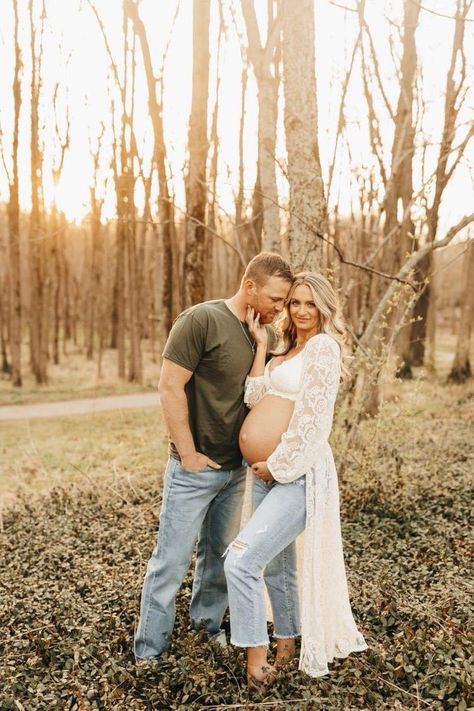 Maternity Photography Ideas With Jeans, Maternity Photo Shoot Beach Outfit, Open Jeans Maternity Photos, Maternity Pictures In Jeans Outfit, Maternity Picture Jeans, Fall Maternity Photos Jeans, Maternity Photography Greenery, Jean Maternity Shoot Photo Ideas, Jeans Maternity Shoot Outside