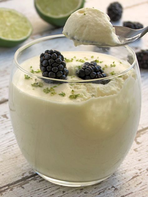 Lime White Chocolate Mousse With Blackberries | YummyAddiction.com Lime Mousse, Funky Food, Jello Salads, White Chocolate Mousse, Mousse Recipes, Eat Dessert First, Yummy Desserts, How Sweet Eats, Limes