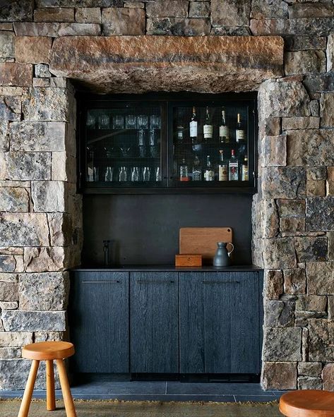 Montana Chalet Ski Lodge Interior, Pearson Design Group, Shawn Henderson, Ski House Decor, New York Luxury, Mountain Interiors, Ski Cabin, Chalet Interior, Ski House