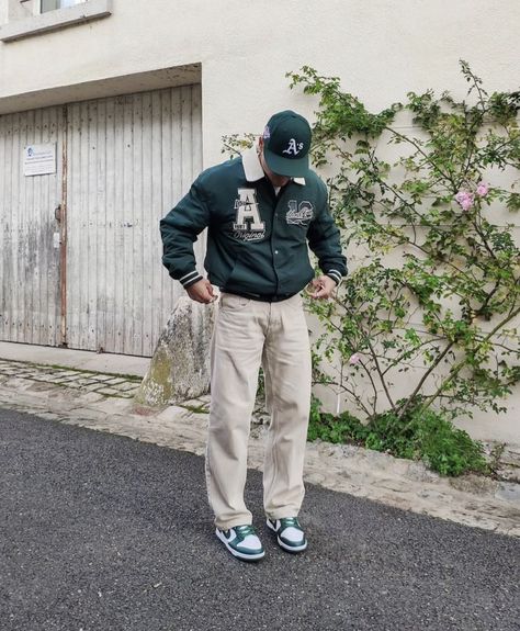 green on beige , nike dunks , green , green outfit , mens fashion , varsity jacket , green cap , fashion Aj1 Outfits Men, Green Varsity Jacket Outfit, Nike Dunks Outfit Men, Varsity Jacket Outfit Mens, Green Shoes Outfit, Nike Dunks Outfit, Cap Outfit Men, Varsity Outfit, Dunk Outfits