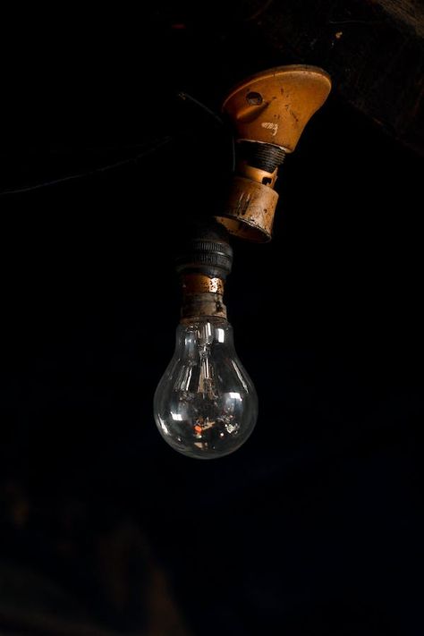 Hanging Lightbulb, Hanging Light Bulbs, Bulb Light, Hanging Light, Ambient Lighting, Hanging Lights, Free Stock Photos, Light Bulb, Resolution