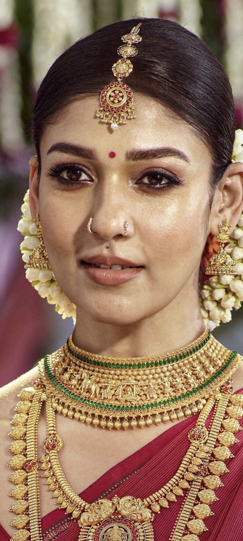 Nayanthara Face, Padma Priya, Nayanthara Hairstyle, Woman Artwork, Katrina Kaif Photo, Black Woman Artwork, Actress Hairstyles, Samantha Photos, Arabian Beauty Women