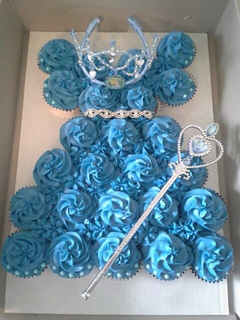 Cinderella Cupcake Cake, Cupcake Dress Cake, Dress Cupcake Cake, Princess Cupcake Dress, Cupcakes Bouquet, Cupcake Arrangements, Cinderella Cupcakes, Birthday Party Snacks, Cinderella Dress