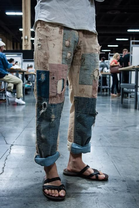 Inspiration (II) - Album on Imgur Diy Decorated Jeans, Jeans Recycling, Tas Denim, 일본 패션, Denim Inspiration, Diy Vetement, Estilo Hippie, Denim Ideas, Patchwork Jeans