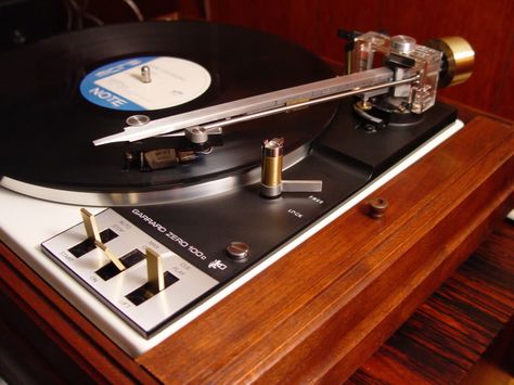 Garrard Zero 100c Garrard Turntable, Blue Note Jazz, Vintage Turntable, Geometry Problems, Stereo Equipment, Vintage Stereo, Vintage Hifi, Home Theatre, Music Images