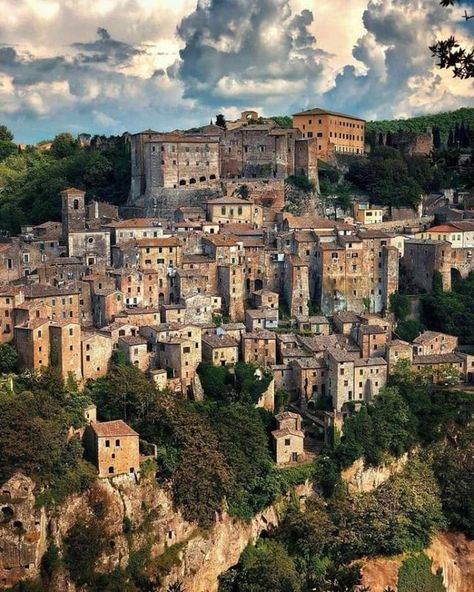 Medieval Hill Town, Sorano, Grosseto, Tuscany Italy By Train, Travel Tuscany, Trip Italy, Train Trip, Toscana Italy, Italy Travel Guide, Beautiful Sites, Italy Trip, Travel Italy