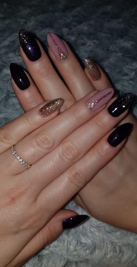 Pretty Black Nails, Gold Black Nails, Gel Nail Designs For Summer, Nail Designs For Summer, Fancy Nail Art, Unghie Sfumate, Quick Nail Art, Nagellack Trends, Hello Nails