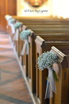 baby's breath to reserve church pews for a wedding ceremony Church Pew Decorations, Wedding Pew Decorations, Wedding Church Aisle, Pew Flowers, Gold Wedding Flowers, Wedding Pews, Pew Decorations, Wedding Church Decor, Church Wedding Flowers