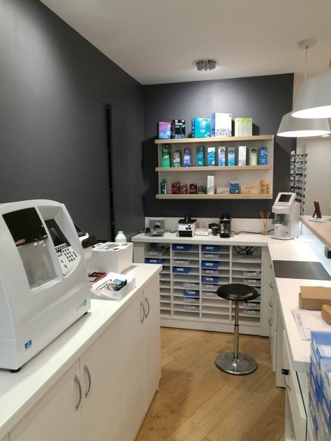 Optometrist Office Design, Optic Store Design, Optometry Office Ideas, Eye Clinic Interior Design, Opticians Store Design, Optical Store Design, Optometrist Office, Eyewear Store Design, Coffee House Design