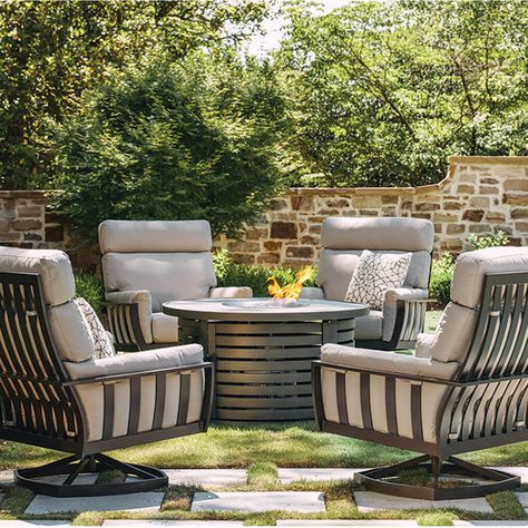 High Back Patio Furniture, Outdoor Swivel Club Chairs, Swivel Patio Chairs, Swivel Patio Chairs Outdoor, Back Patio Furniture Ideas, Swivel Outdoor Chairs, Lanai Furniture, Contemporary Garden Furniture, Garden Furniture Design