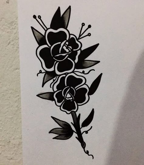 Old School Flower Tattoo Black, Rose Tattoo Traditional, Rose Tattoo Black, Old School Rose, Classic Drawing, Traditional Tattoo Old School, Tattoo Apprenticeship, Z Tattoo, Black Rose Tattoos