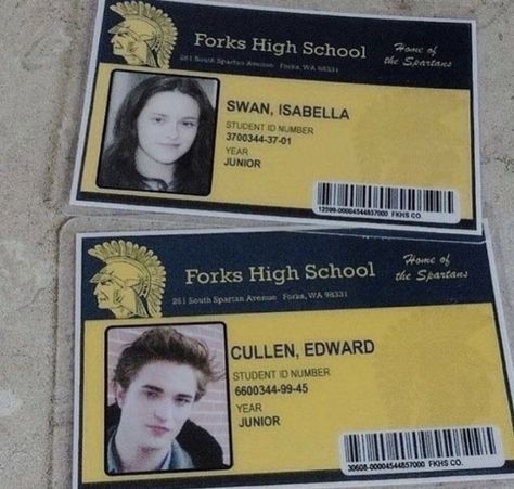 Twilight Memes, Twilight Cast, Twilight Photos, School Id, Twilight Film, Twilight Pictures, Twilight Movie, Junior Year, Edward Cullen