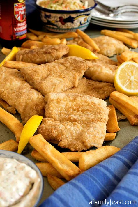 New England Seafood, Fried Catfish Recipes, Fish Batter Recipe, Haddock Recipes, Catfish Recipes, Fish Dinner Recipes, Seafood Restaurants, Fried Catfish, Battered Fish