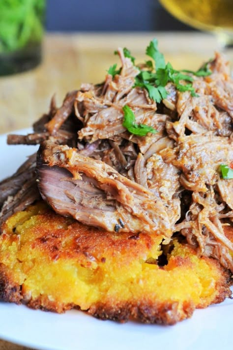 Jerk Pulled Pork with Sweet Corn Cakes | Tender Jerk Pulled Pork paired with Sweet Corn Cakes is the perfect combination of sweetness and spicy heat that definitely makes this the perfect meal. | Pack Momma | https://www.awickedwhisk.com Jerk Pulled Pork, Sweet Corn Cakes, Jerk Pork, Black Soul, Dream Food, Pork Dinner, Corn Cakes, Party Platters, Food Favorites