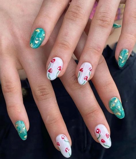 Nail Designs Trippy, Nail Designs Mushroom, Nail Art Designs Marble, Trippy Mushroom Nails, Mushroom Nail Designs, Nails Mushroom, Mushrooms Nails, White Nails Summer, Trippy Nail Art