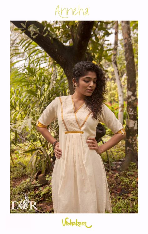 Kerala Salwar Designs, Kerala Kurta Women, Onam Dress Ideas Kurti, Kasavu Kurta, Kerala Set Churidar Designs, Set Churidar For Onam, Onam Special Dress For Women, Vishu Special Kerala Dress, Onam Attire For Women