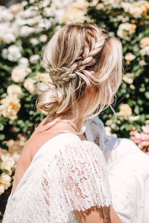 15 Sencillos peinados estilo boho que amarás usar primavera Boho Wedding Braid, Bohemian Updo Hairstyles, Wedding Hairstyles And Makeup, Wedding Braids, Boho Wedding Hair, Editorial Hair, Bohemian Hairstyles, Wedding Boho, Wedding Updo