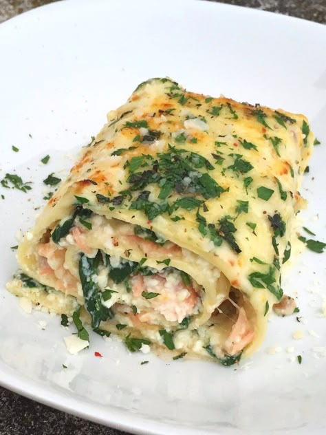 Creamy Jerk Salmon Alfredo Lasagna Rolls, Salmon Alfredo Lasagna Roll Ups, Fish Lasagna Recipe, Lasagna Salmon Roll Ups, Salmon Lasagna Recipe, Salmon Alfredo Lasagna Rolls Recipe, Salmon Alfredo Lasagna Rolls, Fish Lasagna, Salmon Lasagna Rolls