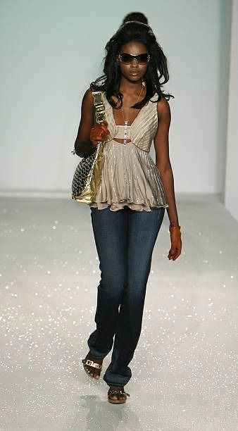 1,308 Baby Phat Spring 2006 Runway Stock Photos, High-Res Pictures, and Images - Getty Images Baby Phat 2000s Outfit, Baby Phat Runway, Baby Phat 2000s, 2000s Fashion Icons, 2006 Runway, 2000s Baby, Outfits 2000s, Streetwear Inspo, People Clothes