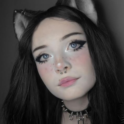 Gothic Anime Makeup, 2020 Egirl Makeup, Egirl Makeup Soft, Give Yourself A Makeover, Makeup Egirl, Goth Eye Makeup, Storybook Cosmetics, E Girl Makeup, Dark Makeup Looks