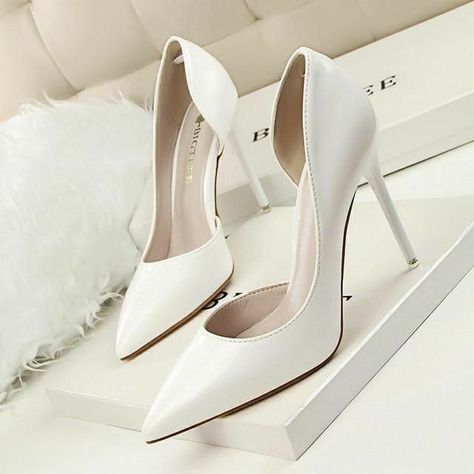 Sepatu Pump, Pointed High Heels, White Bridal Shoes, Hak Tinggi, High Heels Classy, Summer High Heels, Office Shoes Women, Basic Heels, White High Heels