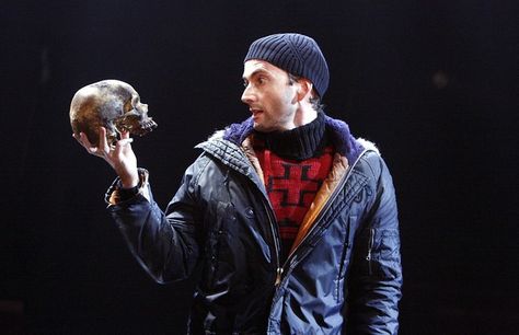 David Tennant staring as 'Hamlet' on stage in 2008 Hamlet David Tennant, David Tennant Hamlet, Danish Prince, Young Vic, Royal Shakespeare Company, Charles Spencer, Old Married Couple, David Tennant Doctor Who, Kevin Spacey