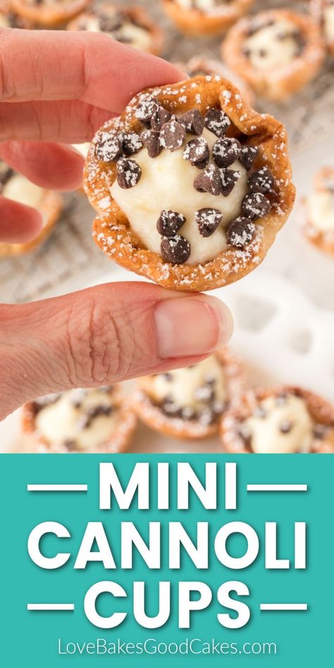 Mini Cannoli Cups Mini Cannoli Bites, Mini Canolli Cups, Easy Desserts To Take To A Party, Christmas Cup Desserts, Cannoli Cups Mini, Thanks Giving Desert Ideas, Holiday Mini Desserts, Canoli Cups Easy, Light Italian Desserts