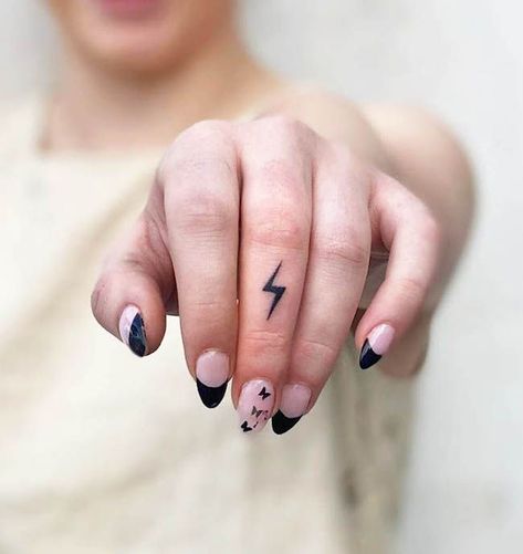 Finger Tattoos With Meaning, Inner Finger Tattoo, Middle Finger Tattoos, Finger Tattoos For Couples, Thumb Tattoos, Tato Minimal, Our Mindful Life, Small Finger Tattoos, Finger Tattoo For Women