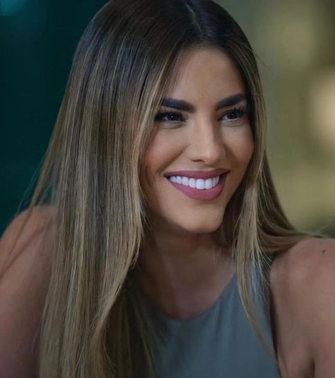 La venezolana trabajó durante seis meses para la novela de Telemundo La noticia Gaby Espino se despide de “La suerte de Loli” y del look de Paulina Castro se publicó primero en PERIÓDICO CUBANO. Donde hay un cubano, hay una noticia. Mexican Actress, Mariah Carey, Insta Photo Ideas, Balayage Hair, Kim Kardashian, Balayage, Wedding Hairstyles, Natural Hair Styles, Hair Color