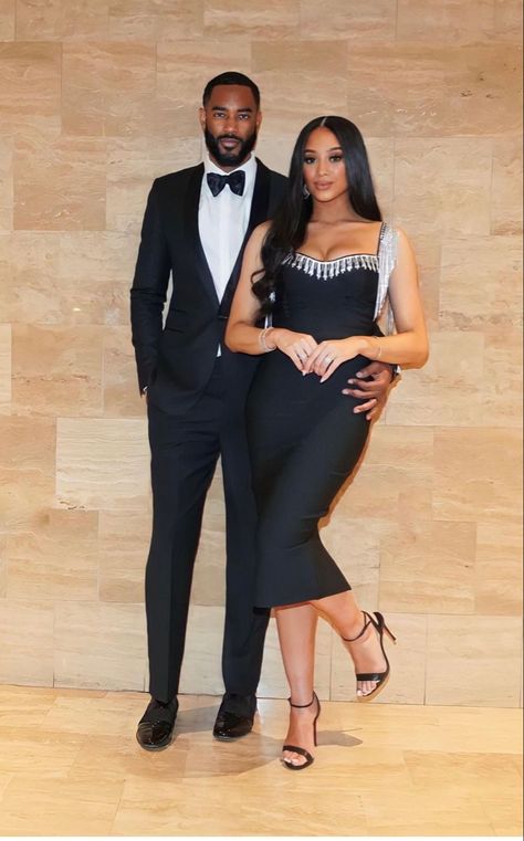 Out for evening elegance 🌃 Couples Elegant Outfits Classy, Couple Elegant Outfits, Elegant Couple Photoshoot Classy, Couples Date Night Outfits, Couple Formal Outfits, Couple Outfits Matching Classy, Couple Chic, Black People Weddings, Engagement Photo Shoot Poses