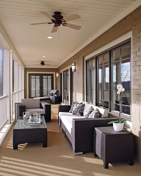 Long and narrow room optimised to utilise windows and space. Perfect! Mountain Deck, Patio Furniture Layout, Balkon Decor, Enclosed Porch, Sunroom Decorating, Sun Rooms, Enclosed Porches, Sunroom Designs, Sunroom Ideas