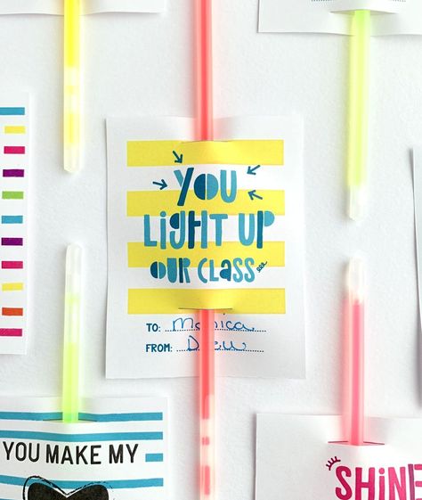 You Light Up Our Class Printable Valentines Day Glow Stick Cards Valentine Exchange Ideas, Valentine Cards For Classmates, Classroom Valentines Gifts, Glow Stick Valentine, Student Valentines, Pinterest Valentines, Roses Valentine, Glow Stick Party, School Valentines