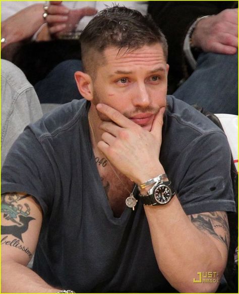 Tom Hardy Lawless, توم هاردي, Tom Hardy Actor, Edward Thomas Hardy, Fc Chelsea, Men Tattoos, The Perfect Guy, Origami Owl, Tom Hardy