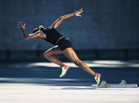 Track Pictures, Allyson Felix, Running Track, Sport Photography, Nike Shoes Outlet, Action Poses, Sports Photography, Sporty Outfits, Track And Field