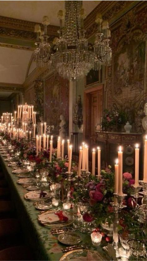 Shakespearean Wedding, October Bride, Christmas Dinner Table Settings, Ball Aesthetic, Christmas Dinner Table, Dinner Table Setting, Romantic Holiday, Moody Wedding, Bride Inspiration