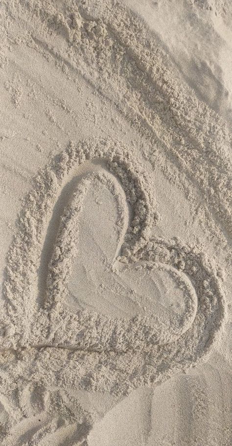 Heart Beach Wallpaper, Sand Asthetic Picture, White Sand Beach Aesthetic, Sand Wallpaper Aesthetic, Sand Heart Aesthetic, Heart Sand Picture, Beach Sand Wallpaper, Heart In Sand, Sand Aesthetic