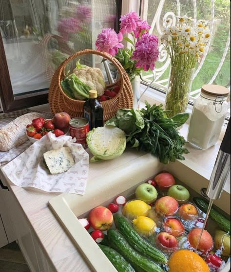 Lettuce Grow, Grow On Instagram, Food Fruit, Friendly Reminder, Fruit And Veg, Slow Living, Fruits And Veggies, Farm Life, Picnic Basket