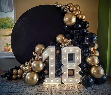 #event planning, #party ideas Photography Studio Decor, Golden Birthday Parties, Black And Gold Balloons, Sing And Dance, 30th Birthday Decorations, Chair Covers Wedding, Rainbow Balloons, Golden Birthday, Balloon Centerpieces