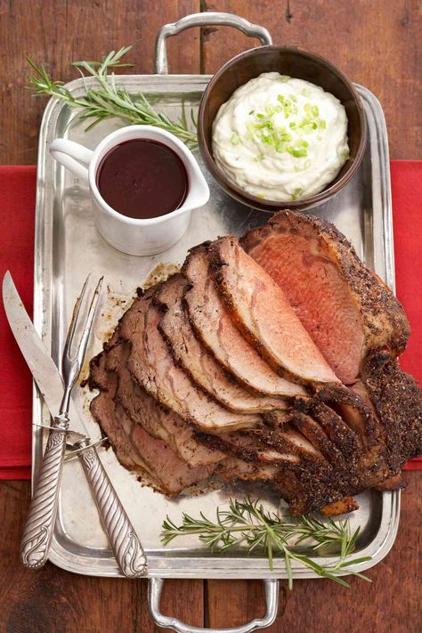 Easy Christmas Dinner Menu, Traditional Christmas Dinner Menu, Cooking Prime Rib Roast, Slow Roasted Prime Rib, Christmas Menus, Prime Rib Roast Recipe, Cooking Prime Rib, Rib Roast Recipe, Horseradish Cream