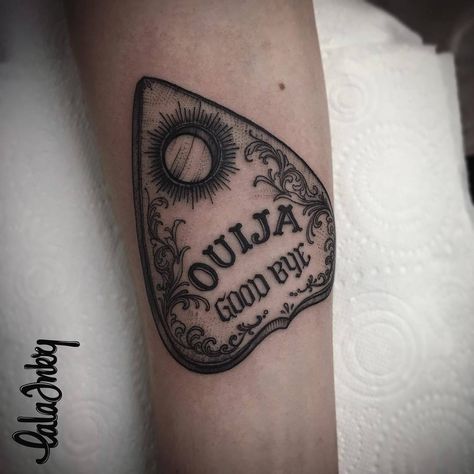 Ouija Board Planchette Tattoo, Ouija Planchette Tattoo, Planchette Tattoo, Ouija Tattoo, Gotik Tattoo, Ouija Board Planchette, American Traditional Tattoo Ideas, Traditional Tattoo Ideas, Occult Tattoo