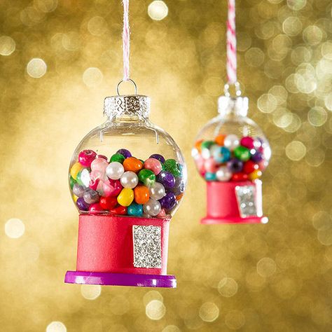 Add a bit of sweetness to your #Christmas tree with this tiny version of a gumball machine! Gift Treats, Diy Christmas Ornament, Christmas Hacks, Holiday Crafts For Kids, Ornament Ideas, Gumball Machine, Crafts For Kids To Make, Christmas Ornaments Homemade, Christmas Ornament Crafts