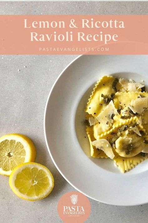 Lemon Ricotta Ravioli, Ricotta Ravioli Recipe, Ravioli Recipe Homemade, Handmade Ravioli, Spinach And Ricotta Ravioli, Ravioli Filling, Gourmet Pasta, Spinach Ravioli, Ricotta Ravioli