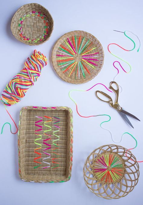 8 Yarn Craft Ideas for Adults Dream Weaver, Diy Yarn Crafts, Diy Basket, Woven Baskets, Yarn Diy, Baby Monkey, Yarn Projects, Tutorial Diy, Fiber Arts