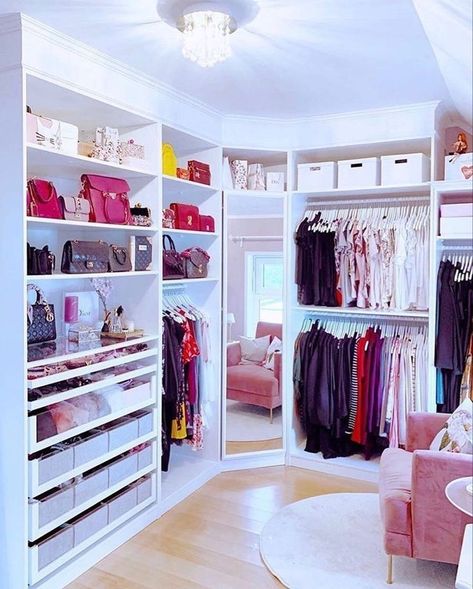 Spare Room Closet, Dream Closet Design, Walk In Closet Design, Wardrobe Room, Closet Decor, Casa Vintage, Bedroom Closet Design, Dream Closets, Glam Room