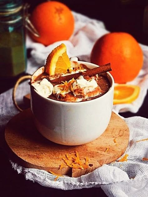 Orange Hot Chocolate, Hot Choco, Potions Recipes, Cozy Drinks, Winter Coffee, Hot Coco, Creative Coffee, Spiced Coffee, Chocolate Orange