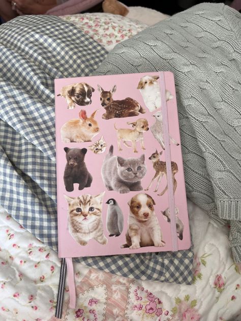 Diary Ideas Aesthetic Cover, Pink Diary Aesthetic, Pink Journal Cover, Journal Aesthetic Cover, Journal Cover Aesthetic, Diary Cover Ideas, Diary Cover Design, Diary Cute, Pink Diary