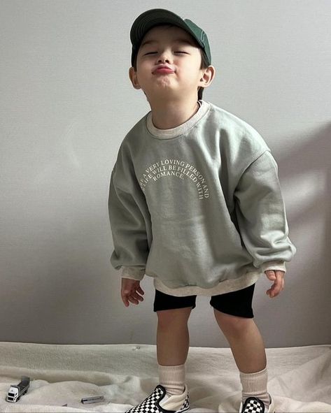 Boy Ootd, Magical Childhood, Ulzzang Kids, Stylish Kids Outfits, Boys Outfits, Baby Boy Dress, Baby Ootd, Korean Babies