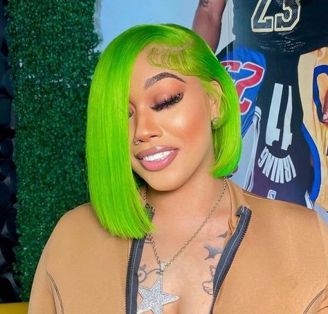 Dark Green Bob Black Women, Green Bob Wig Black Women, Green Bob Black Women, Green Bob Wig, Green Bob, Colored Bob, Colored Hairstyles, 2023 Birthday, Colored Bobs